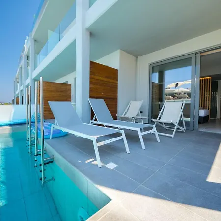 Harmony Crest Aparthotel 4*